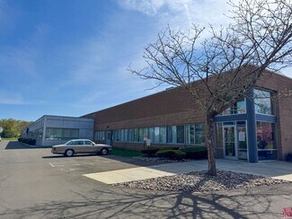 Plus de détails pour 4 Pin Oak Dr, Branford, CT - Local commercial à louer