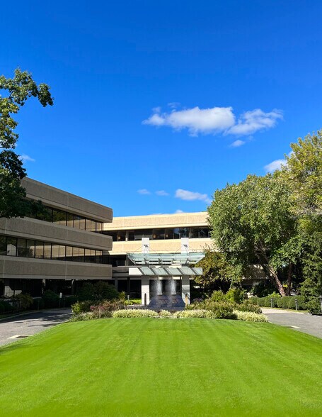 777 W Putnam Ave, Greenwich, CT à louer - Photo de l’immeuble – Image 3 sur 12