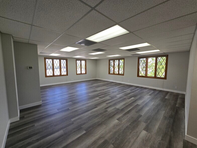 3871 E Colorado Blvd, Pasadena, CA à louer - Photo de l’immeuble – Image 2 sur 22