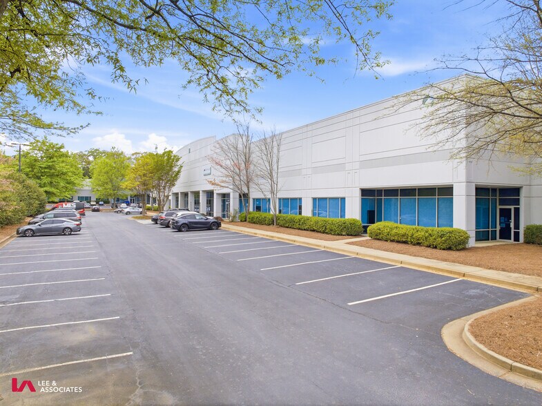 140 Satellite Blvd, Suwanee, GA à louer - Photo de l’immeuble – Image 3 sur 6