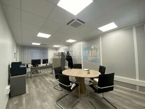 Local d’activités dans Reyrieux à louer Photo intérieure– Image 2 sur 2