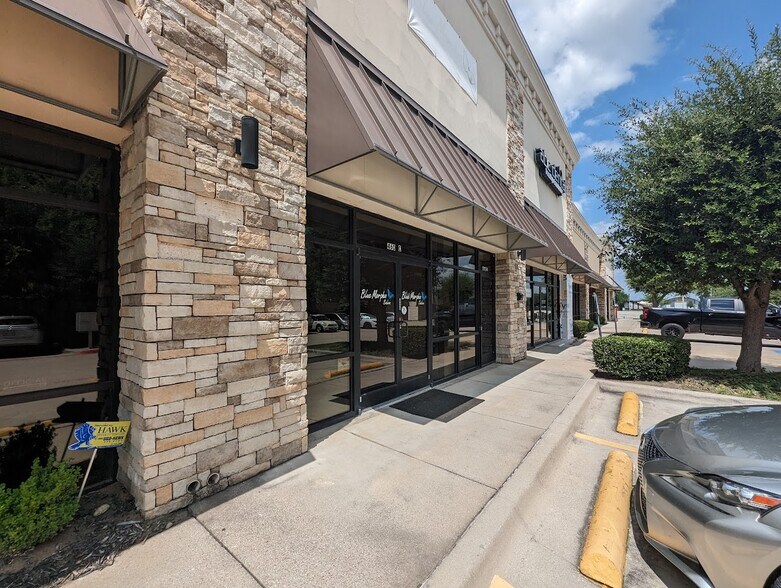 460 W Keller Pky, Keller, TX à louer - Photo de l’immeuble – Image 3 sur 20