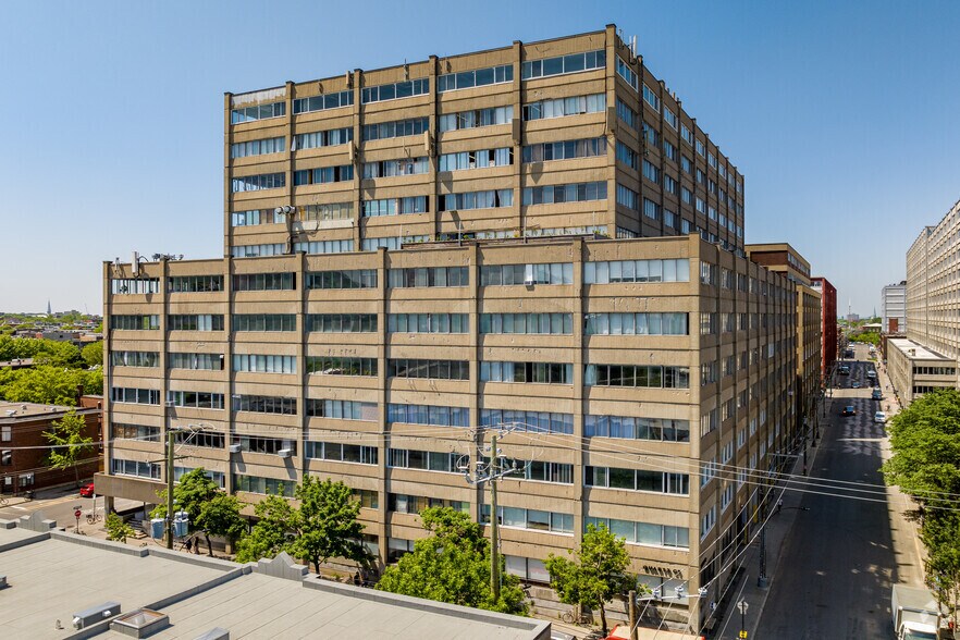 5333-5335 Av Casgrain, Montréal, QC à louer - Photo de l’immeuble – Image 3 sur 8