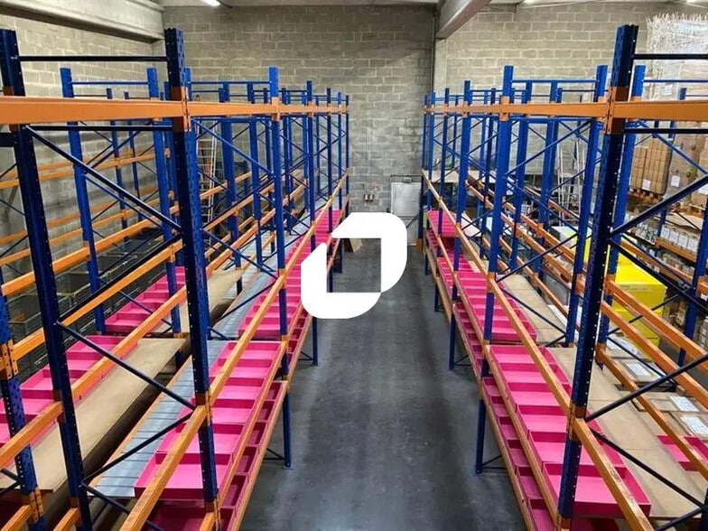 Local d’activités dans Méry-sur-Oise à louer - Photo de l’immeuble – Image 3 sur 11