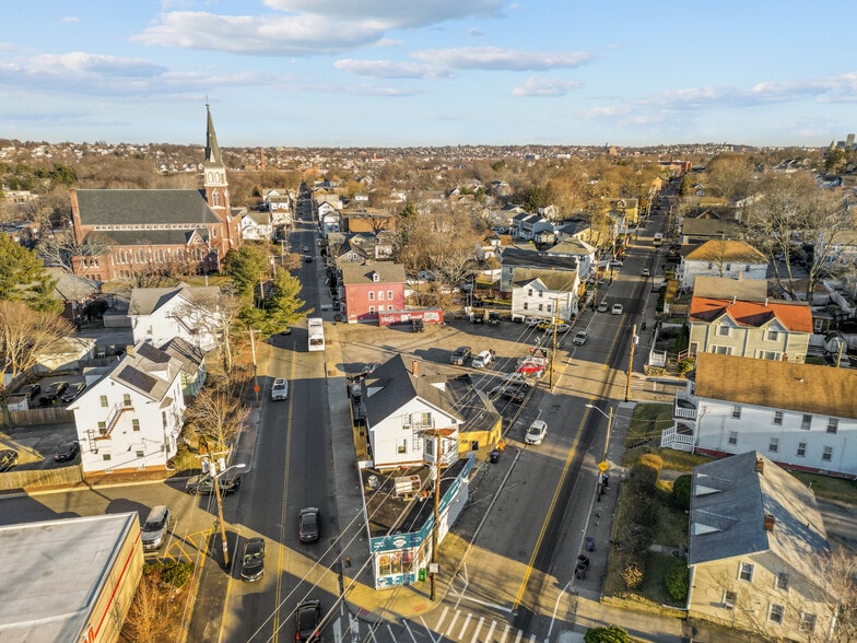 1039 Douglas Ave, Providence, RI à vendre - Aérien – Image 3 sur 13
