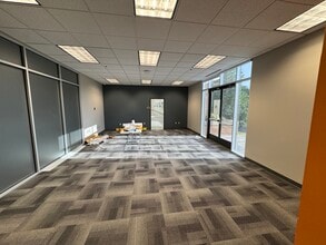 4900 Constellation Dr, White Bear Township, MN à louer Photo intérieure– Image 1 sur 5