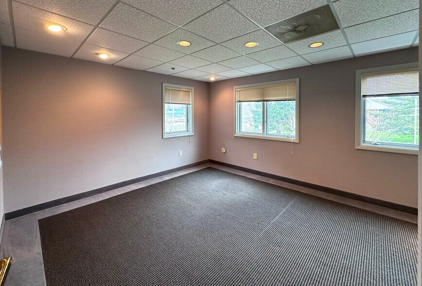 4 Bellows Rd, Westborough, MA à louer - Photo intérieure – Image 2 sur 10