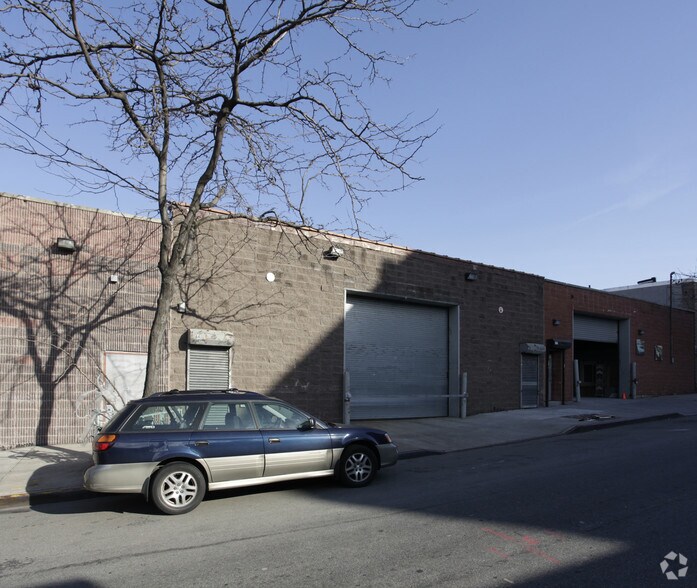 84 Apollo St, Brooklyn, NY à vendre - Photo de l’immeuble – Image 2 sur 14