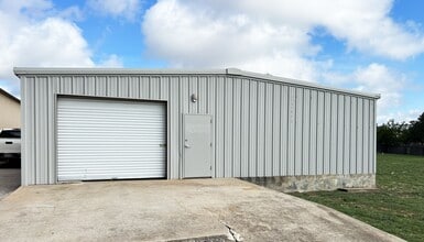 630 W FM 243, Bertram, TX à louer Photo de l’immeuble– Image 1 sur 7
