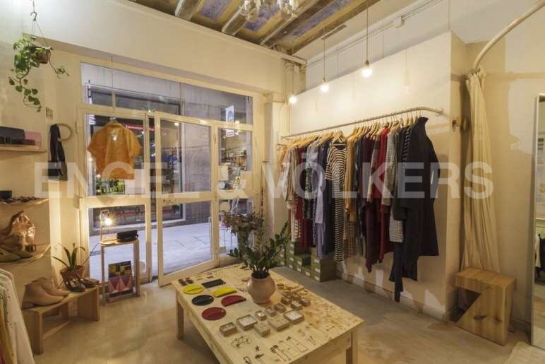 Immeuble residentiel dans Barcelone, Barcelona à vendre - Photo intérieure – Image 1 sur 2