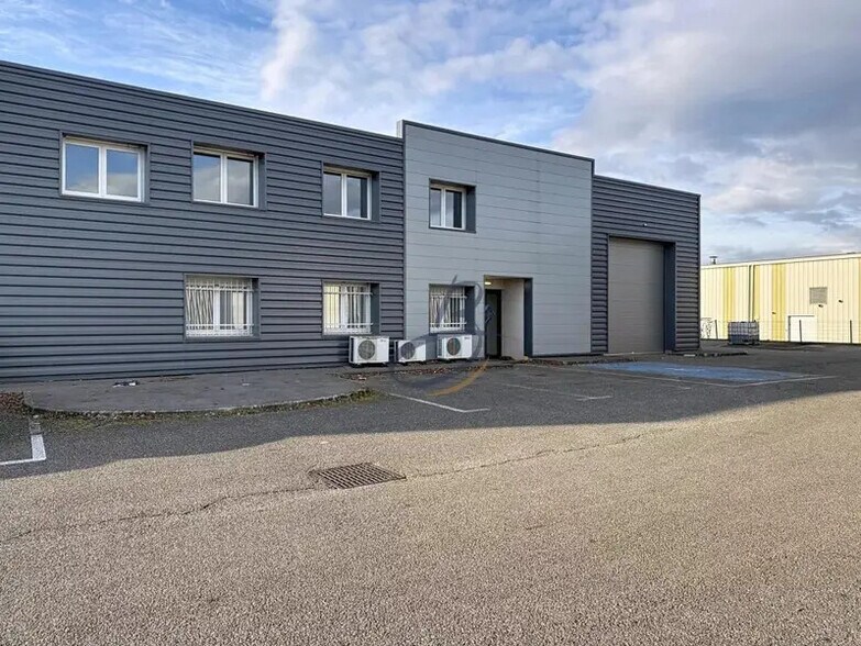 Industriel/Logistique dans Bourgoin-Jallieu à louer - Photo de l’immeuble – Image 2 sur 19