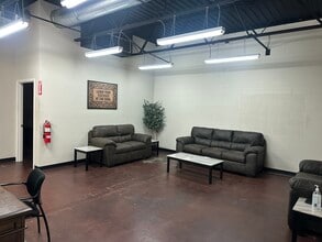 1814 NW 1st St, Oklahoma City, OK à vendre Photo de l’immeuble– Image 1 sur 12