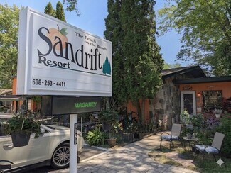 Plus de détails pour 1080 E Hiawatha Dr, Wisconsin Dells, WI - Hôtellerie à vendre