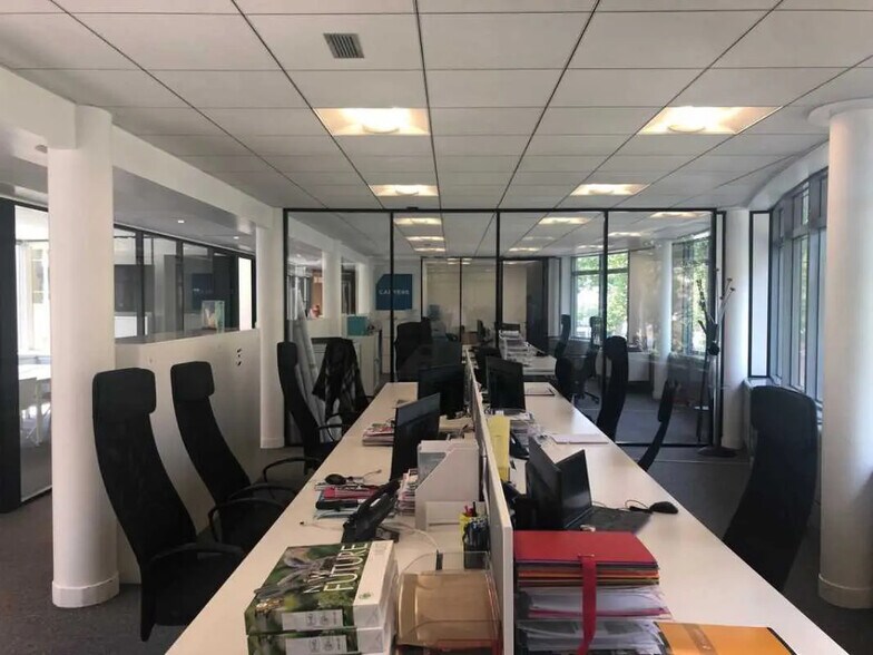 83 Avenue Charles De Gaulle, Neuilly-sur-Seine à louer - Photo de l’immeuble – Image 3 sur 11