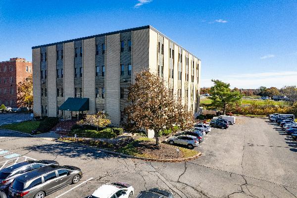 150 Wood Rd, Braintree, MA à louer - Photo de l’immeuble – Image 1 sur 9