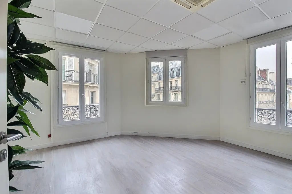 40 Rue De Châteaudun, Paris à louer Photo de l’immeuble– Image 1 sur 9