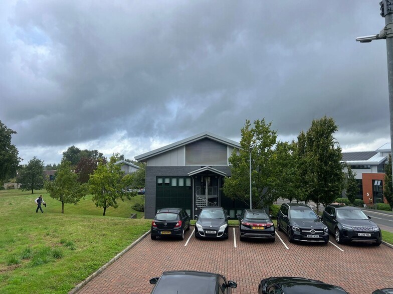 4 Benham Rd, Chilworth à louer - Photo de l’immeuble – Image 2 sur 6