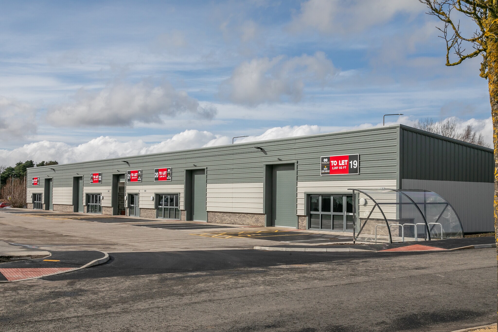 19-23 Appleton Pky, Livingston à louer Photo principale– Image 1 sur 2