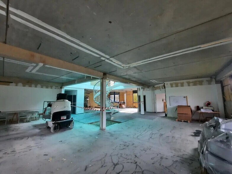 Bureau dans Mont-Saint-Aignan à louer - Photo intérieure – Image 3 sur 9