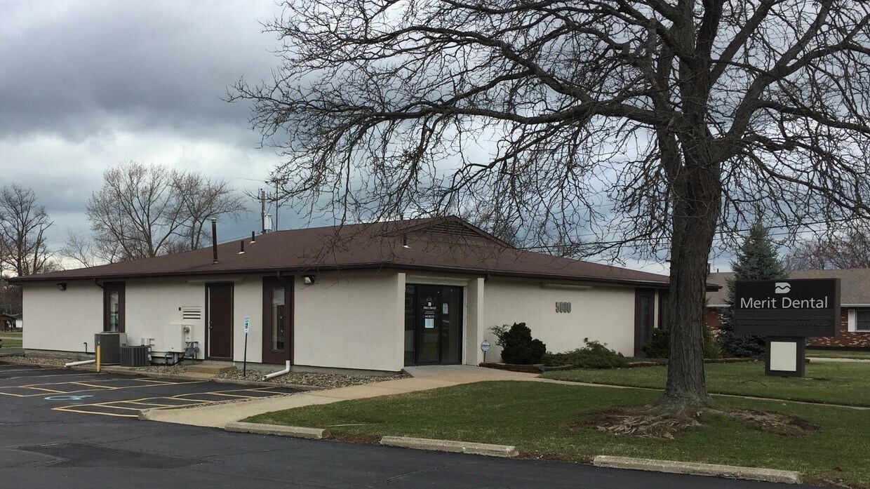 5000 Oberlin Ave, Lorain, OH à vendre Photo de l’immeuble– Image 1 sur 5