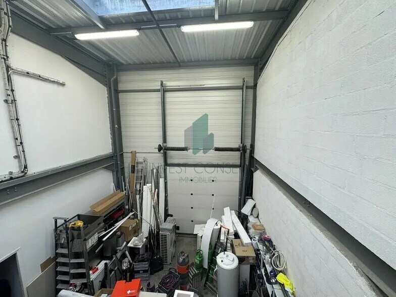Local d'activités dans Méry-sur-Oise à vendre - Photo de l’immeuble – Image 3 sur 8