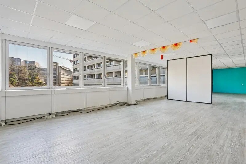 Bureau dans Paris à louer - Photo de l’immeuble – Image 2 sur 15