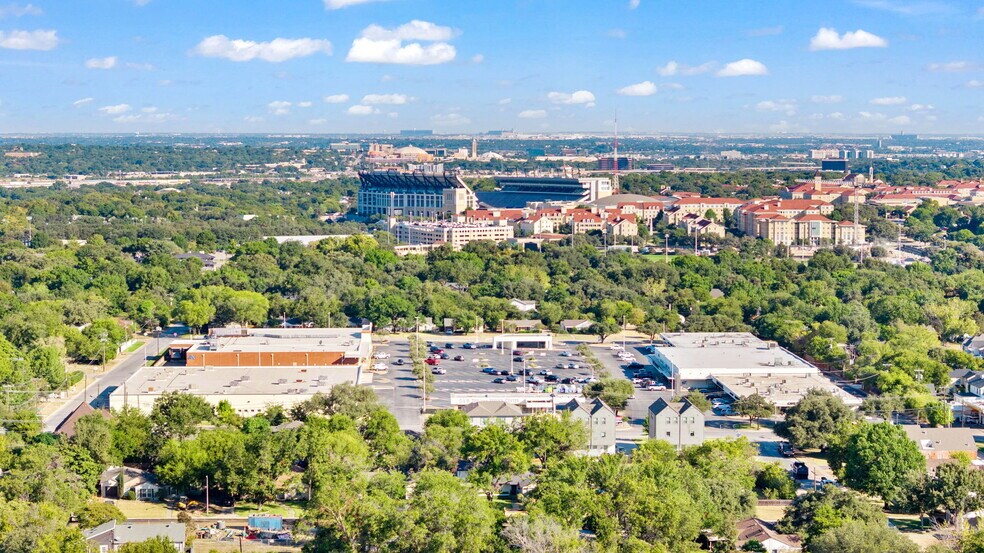 3511-3563 S Hills Ave, Fort Worth, TX à louer - Photo de l’immeuble – Image 1 sur 16