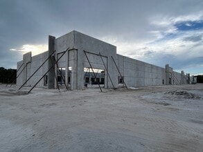 302 Parktowne Blvd, Edgewater, FL à louer Photo intérieure– Image 2 sur 3