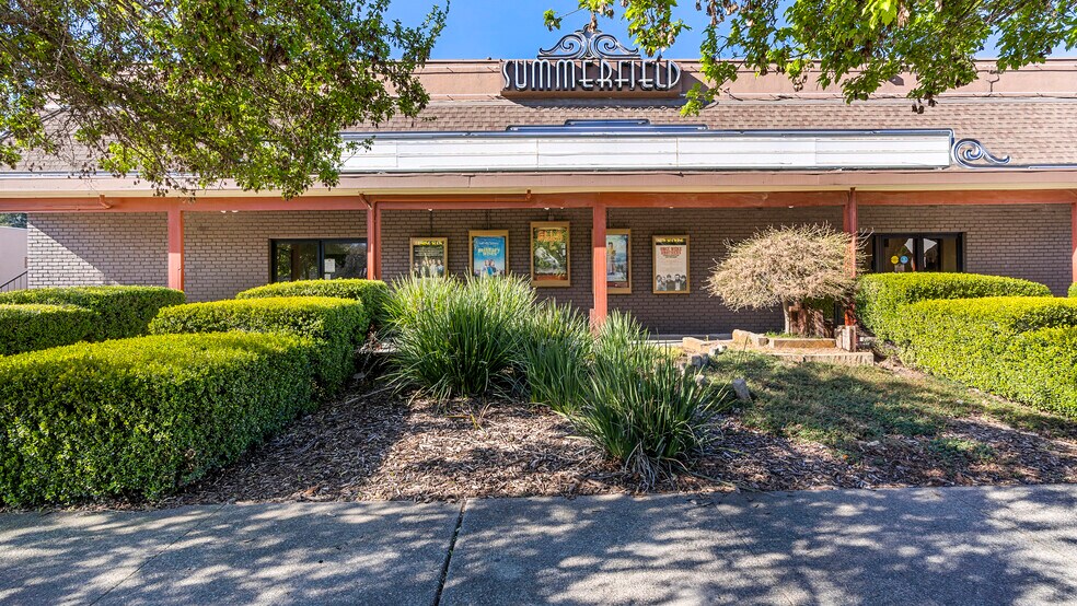 531 Summerfield Rd, Santa Rosa, CA à louer - Photo de l’immeuble – Image 2 sur 4