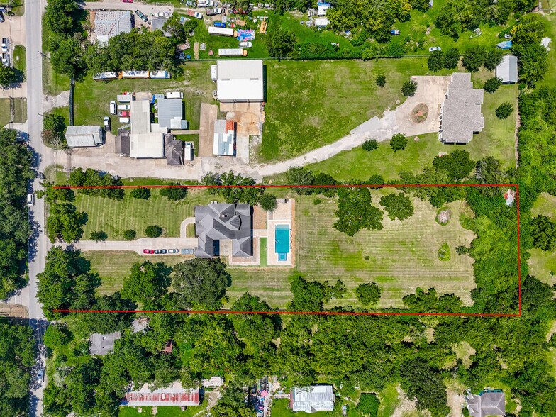 633 Crenshaw Rd, Pasadena, TX à vendre - Photo de l’immeuble – Image 3 sur 9