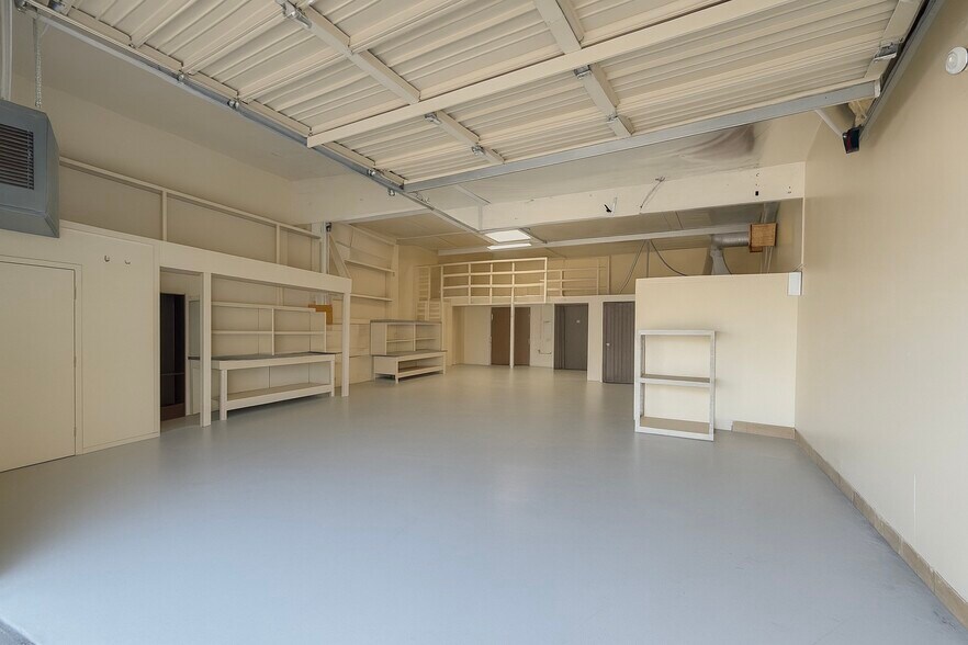 735 Ohms Way, Costa Mesa, CA à vendre - Photo intérieure – Image 3 sur 7
