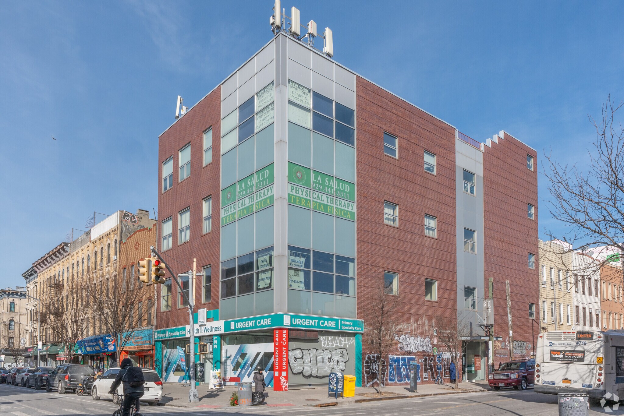 331 Knickerbocker Ave, Brooklyn, NY à louer Photo principale– Image 1 sur 24