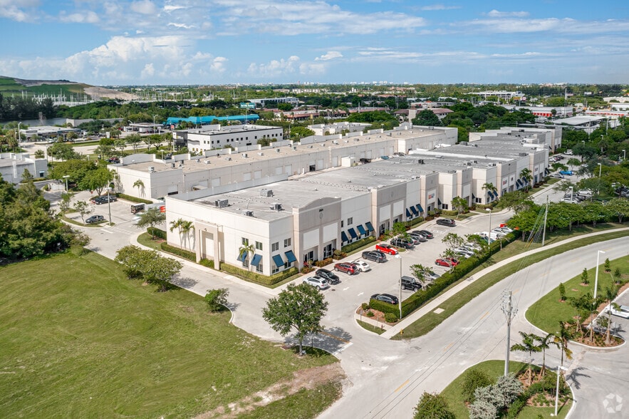 2501 NW 34th Pl, Pompano Beach, FL à louer - Aérien – Image 2 sur 7