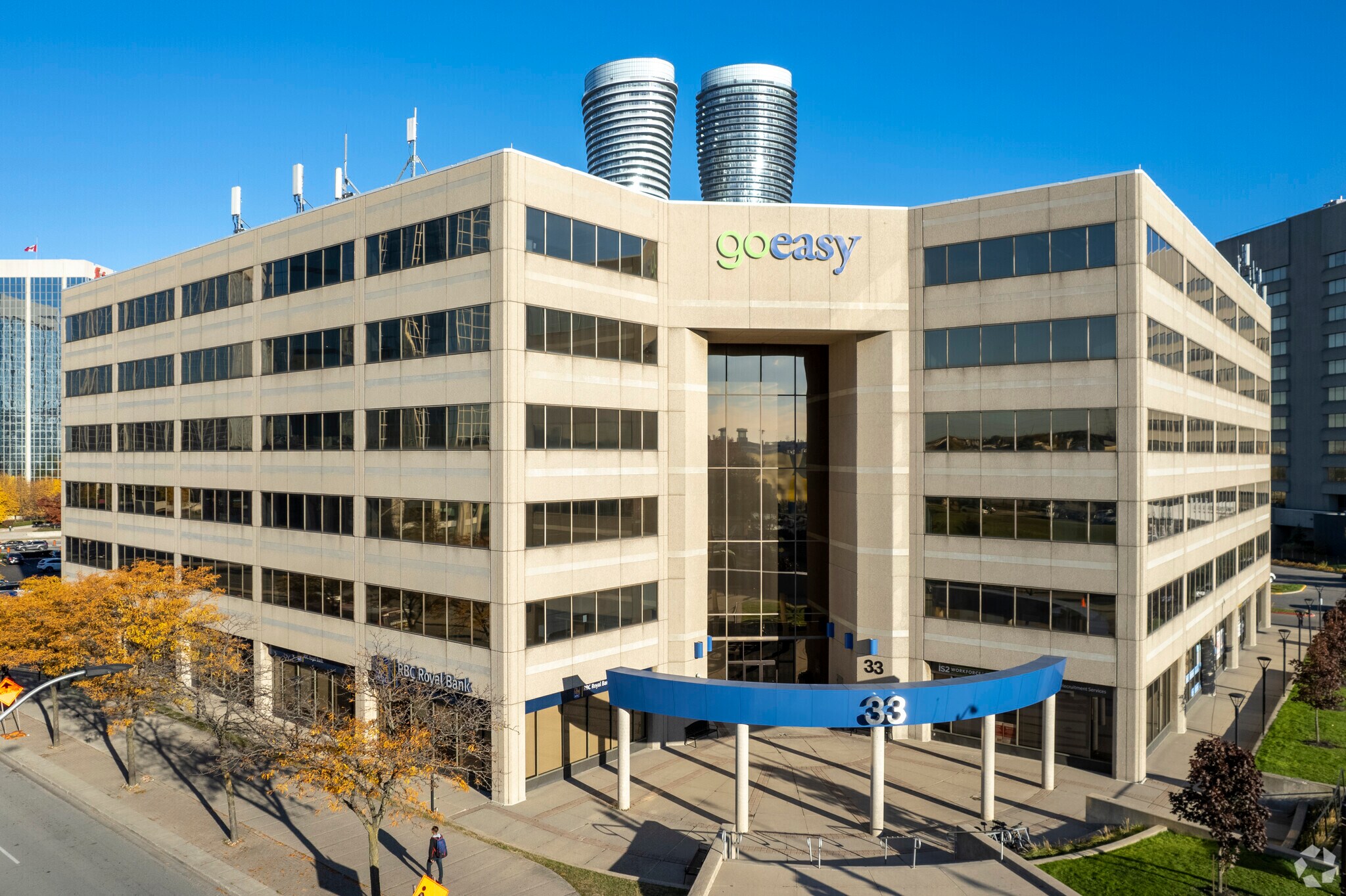 33 City Centre Dr, Mississauga, ON à louer Photo principale– Image 1 sur 3