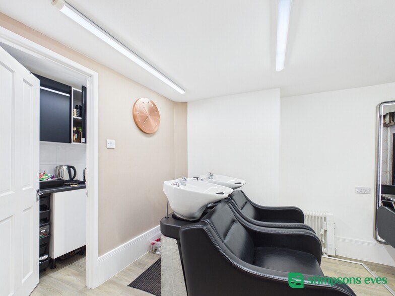 19 High St, Newport Pagnell à louer - Photo de l’immeuble – Image 3 sur 11