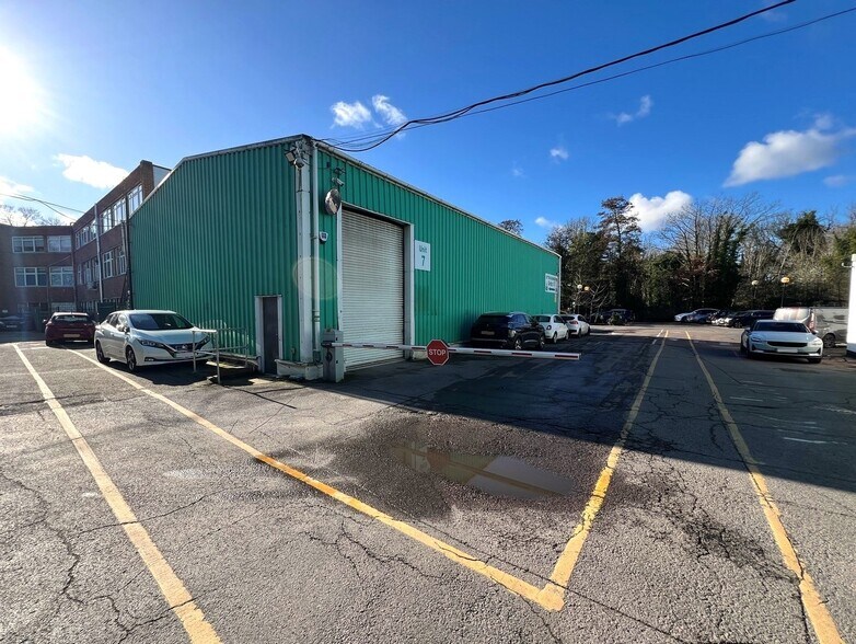 Restmor Way, Wallington à louer - Photo de l’immeuble – Image 3 sur 3