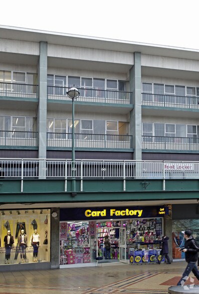 13 The Precinct, Coventry à vendre - Photo principale – Image 1 sur 4