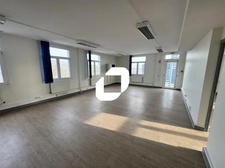 Bureau dans Entzheim à louer - Photo intérieure – Image 3 sur 9