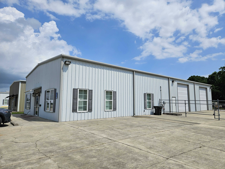 206 Harold Gauthe Rd, Scott, LA à vendre - Photo principale – Image 1 sur 18