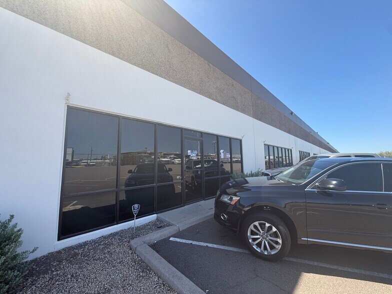 2517 W McDowell Rd, Phoenix, AZ à louer - Photo de l’immeuble – Image 2 sur 8