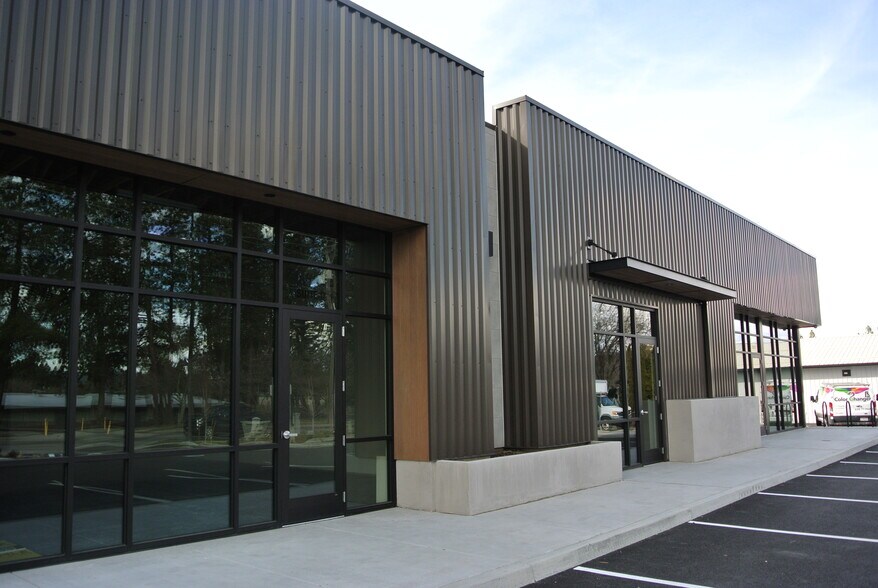 9627 N Government Way, Hayden, ID à louer - Photo de l’immeuble – Image 3 sur 16