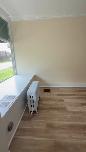 1590 Coutant Ave, Lakewood, OH à louer - Vidéo sur l’annonce professionnelle – Image 2 sur 15