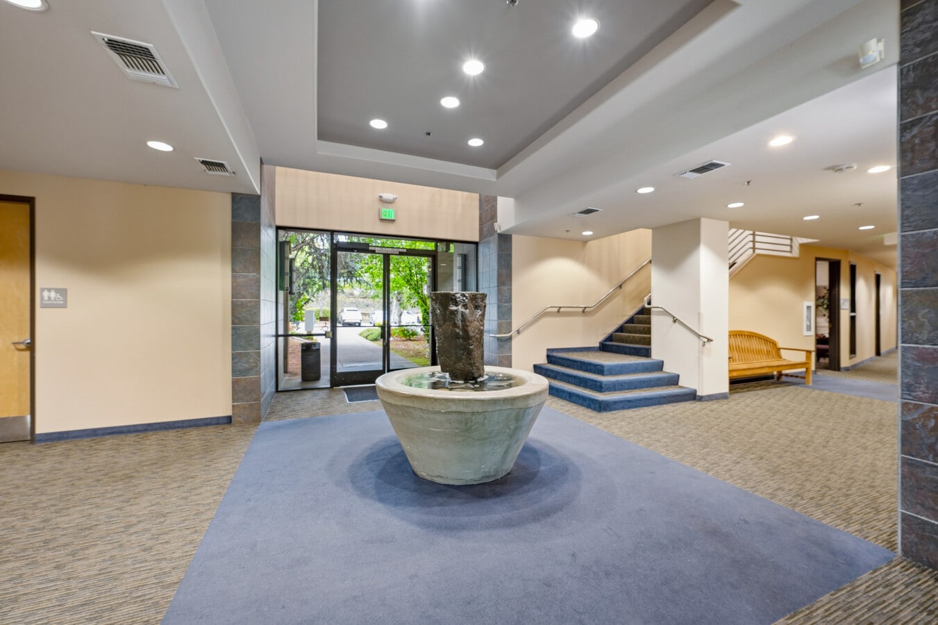 300 Sierra College Dr, Grass Valley, CA 95945 - Lot 250 -  - Photo intérieure - Image 1 of 4