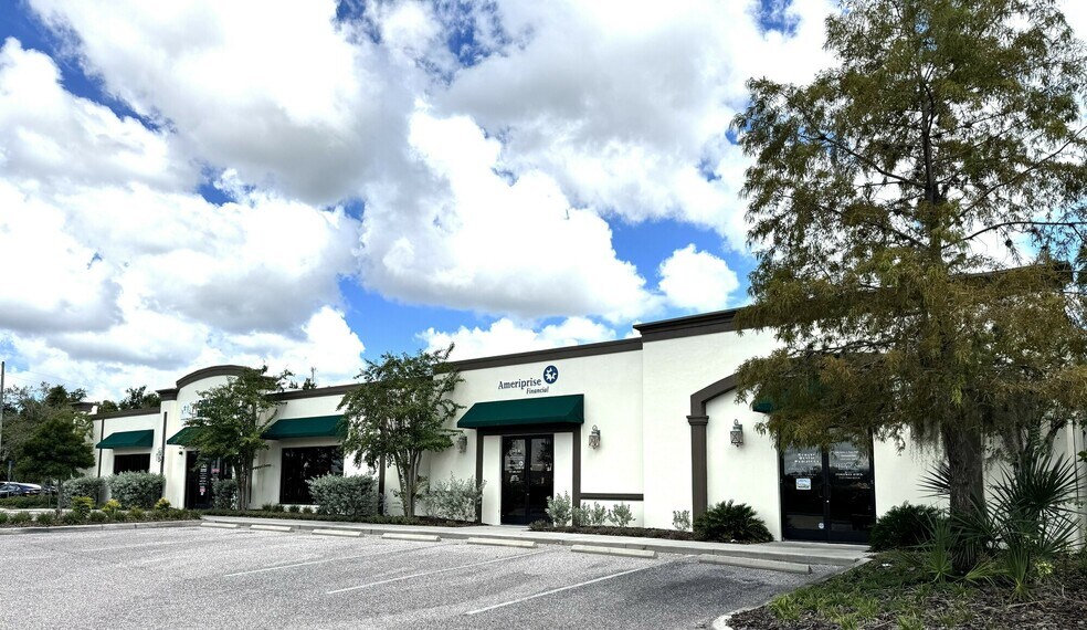 10537 State Road 54, New Port Richey, FL à louer - Photo de l’immeuble – Image 2 sur 9