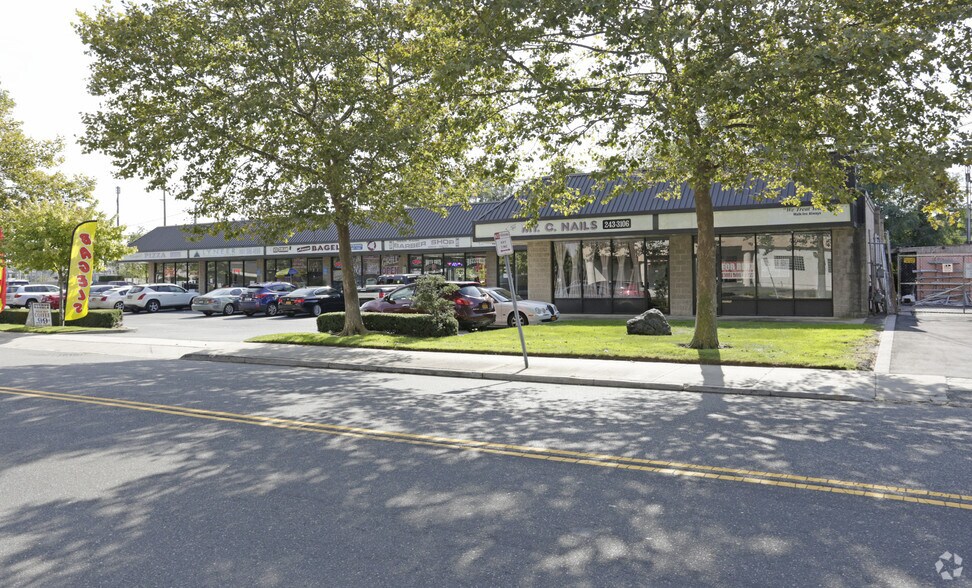 848-862 Long Island Ave, Deer Park, NY à louer - Photo de l’immeuble – Image 2 sur 5