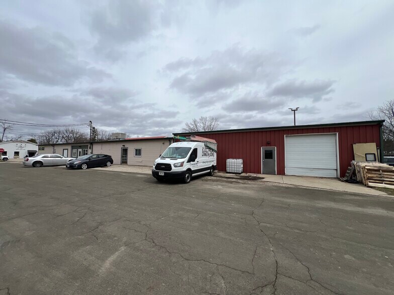6895 Paoli Rd, Belleville, WI à vendre - Photo de l’immeuble – Image 2 sur 22