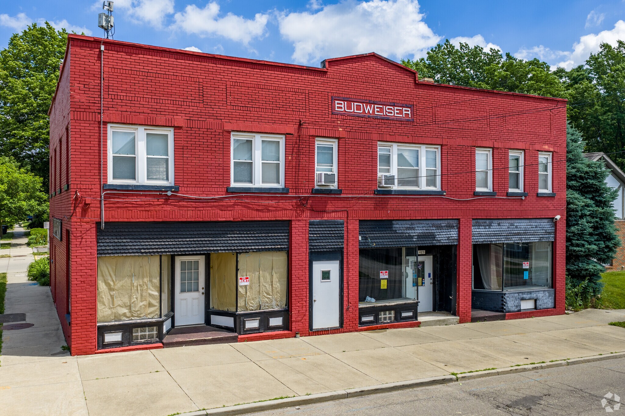 485 Brown St, Akron, OH à louer Photo principale– Image 1 sur 8