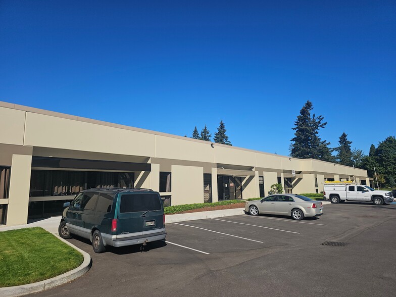 9325-9425 SW Commerce Cir, Wilsonville, OR à louer - Photo de l’immeuble – Image 2 sur 42