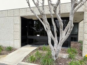 850 Calle Plano, Camarillo, CA à louer Photo intérieure– Image 2 sur 10