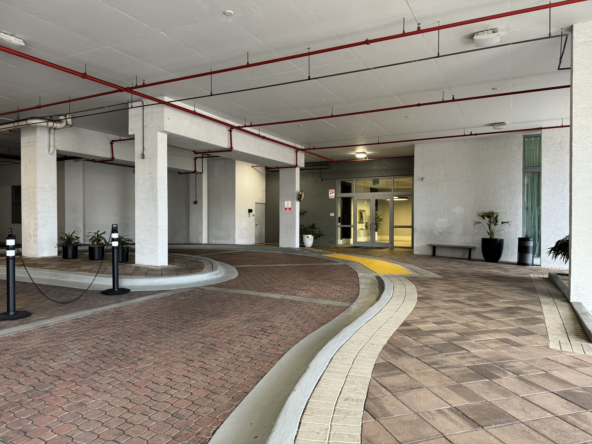 2100-2116 Hollywood Blvd, Hollywood, FL à louer Photo de l’immeuble– Image 1 sur 10